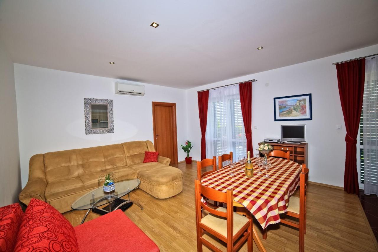 Apartments Bozikovic Podstrana Room photo