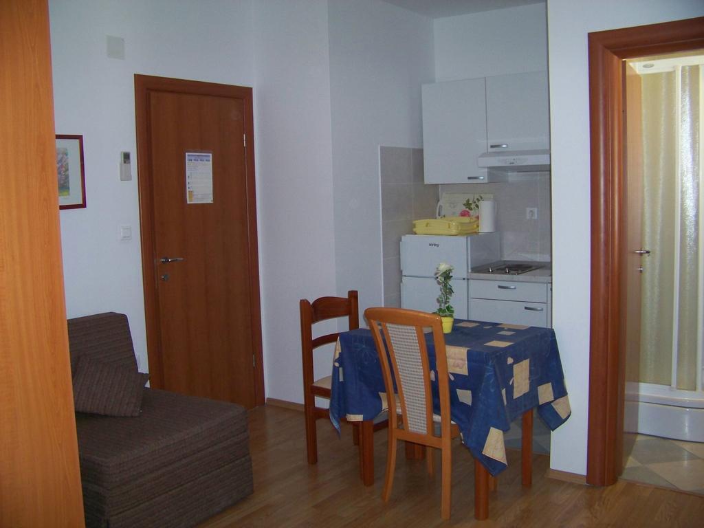 Apartments Bozikovic Podstrana Room photo