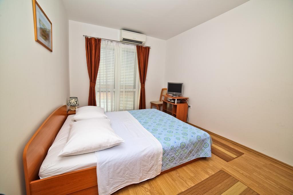 Apartments Bozikovic Podstrana Room photo