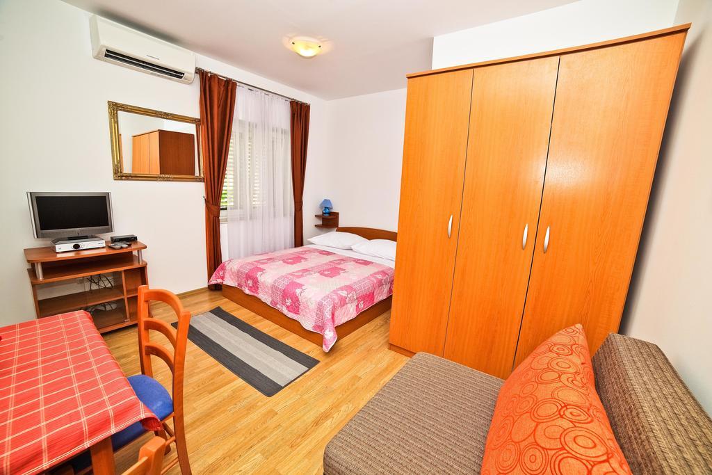 Apartments Bozikovic Podstrana Room photo